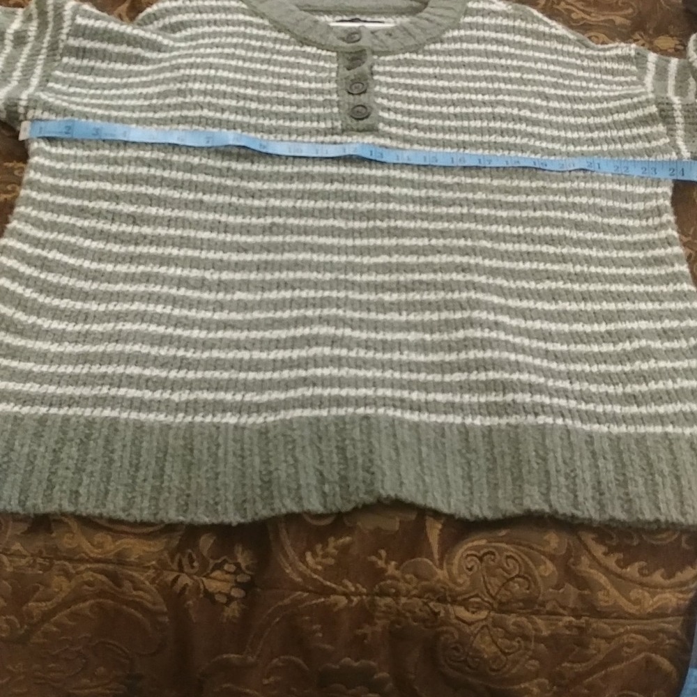 American Eagle Outfitters Jegging Fit Sweater. M - Picture 6 of 7